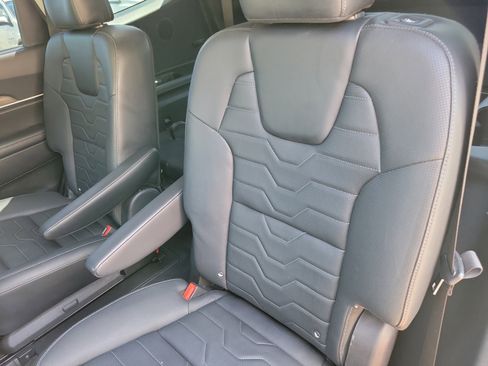 Used 2022 Kia Telluride SX w/ SX Prestige Package AWD/4WD image 10