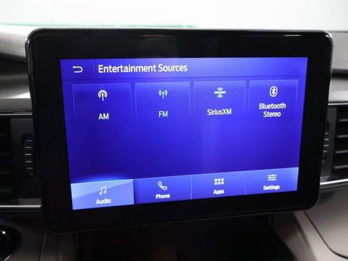 Used 2024 Ford Explorer XLT w/ Equipment Group 202A image 23