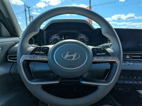 Used 2024 Hyundai Elantra SEL image 17