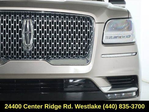 Used 2019 Lincoln Navigator Reserve AWD/4WD image 8