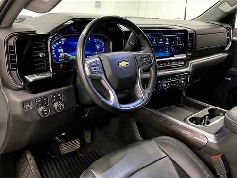 Used 2024 Chevrolet Silverado 2500 LTZ w/ LTZ Convenience Package image 13