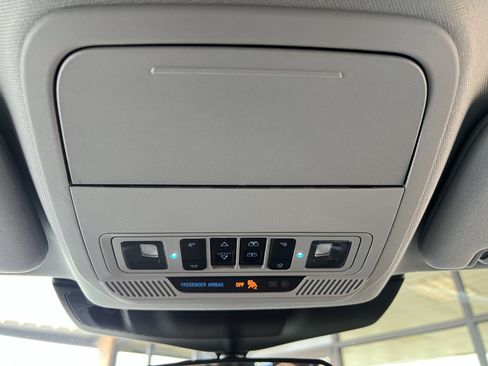 Used 2023 Ford Explorer XLT w/ Equipment Group 202A AWD/4WD image 44