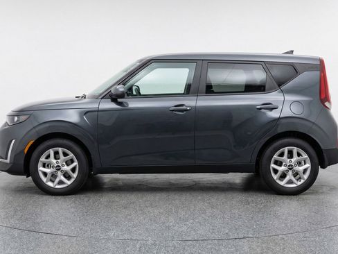 Used 2025 Kia Soul LX w/ LX Technology Package image 5