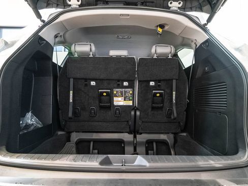Certified 2025 Toyota Sienna XLE w/ XLE Plus Package FWD image 39