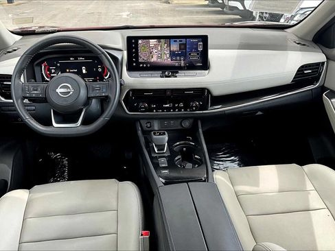 Used 2024 Nissan Rogue SL FWD image 14