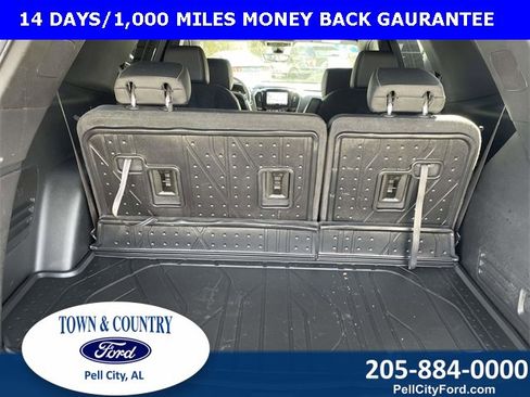 Used 2023 Chevrolet Traverse LT w/ LT Premium Package image 24