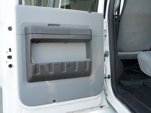Used 2015 Ford F650 2WD Crew Cab Super Duty image 34