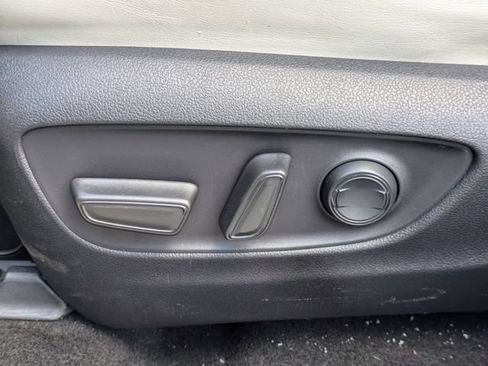 Used 2019 Toyota RAV4 XLE Premium FWD image 20