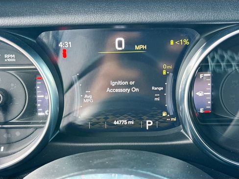Used 2023 Jeep Wrangler Unlimited Sahara w/ Cold Weather Group AWD/4WD image 13