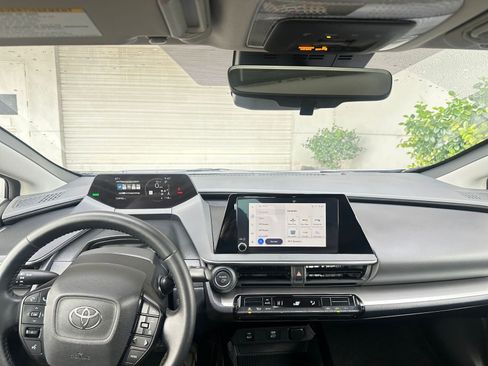 Used 2025 Toyota Prius LE image 34