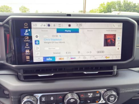 New 2025 Jeep Gladiator Sport image 33