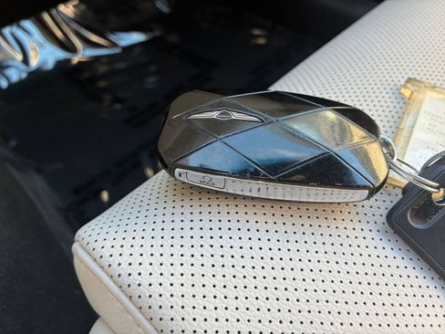 Used 2025 Genesis G70 2.5T RWD image 28