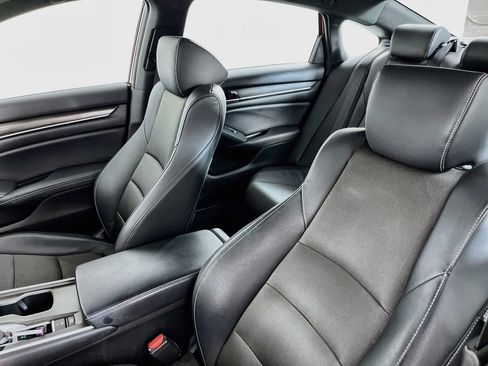 Used 2018 Honda Accord Sport image 27