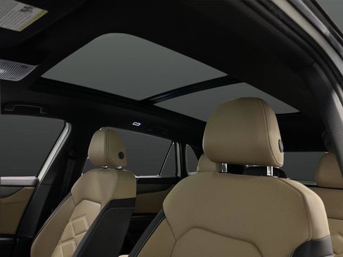 Used 2024 Volkswagen Atlas Cross Sport SE w/ Panoramic Sunroof Package image 7