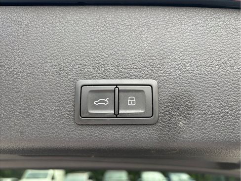 Used 2019 Audi e-tron Prestige w/ Prestige Package AWD/4WD image 52