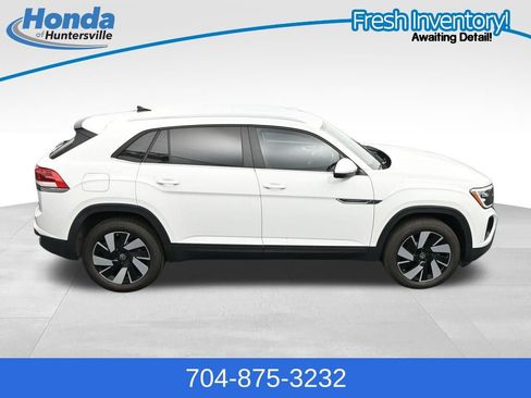 Used 2025 Volkswagen Atlas Cross Sport SE FWD image 37