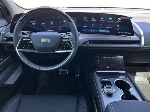 New 2026 Cadillac Vistiq Luxury image 11