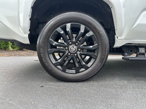 Certified 2025 Toyota 4Runner 4WD image 39