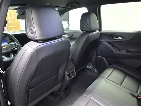 New 2026 Chevrolet Equinox LT w/ Convenience Package II image 11