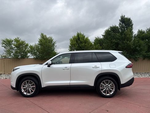 Used 2026 Toyota Grand Highlander AWD image 5