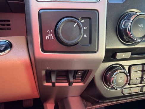 Used 2017 Ford F250 Lariat w/ Lariat Ultimate Package image 22