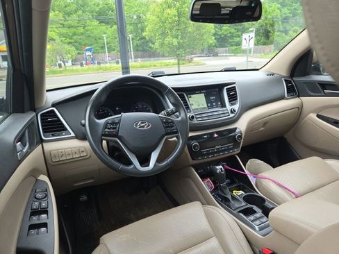 Used 2016 Hyundai Tucson Limited w/ Option Group 03 AWD/4WD image 12