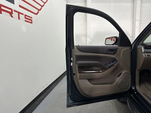 Used 2020 Chevrolet Tahoe LT image 40