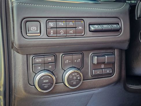 Certified 2023 GMC Yukon Denali Ultimate image 15