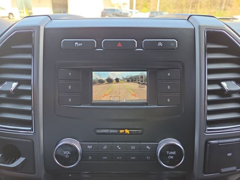 Used 2018 Ford Expedition XLT w/ Equipment Group 201A image 16