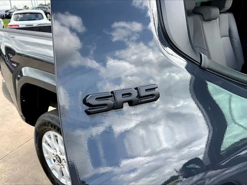 Used 2025 Toyota Tacoma SR5 image 10