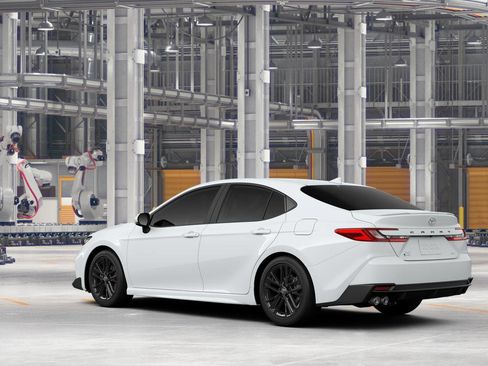 New 2026 Toyota Camry Hybrid AWD/4WD image 8