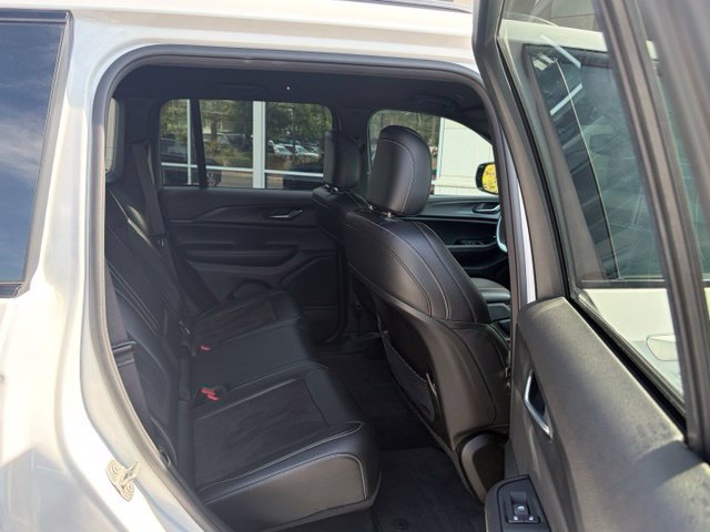 Used 2024 Jeep Grand Cherokee Altitude AWD/4WD image 30