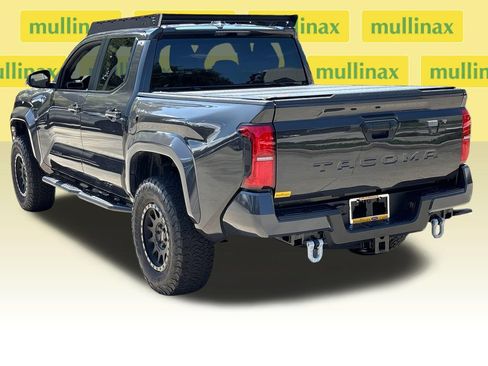 Used 2025 Toyota Tacoma TRD Sport AWD/4WD image 9