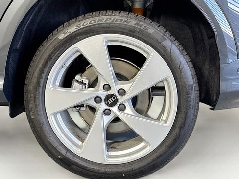 New 2025 Audi Q5 Premium Plus image 28