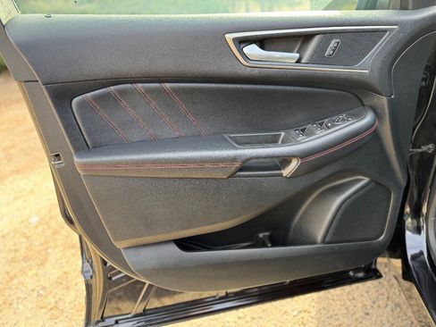 Used 2022 Ford Edge ST-Line image 9