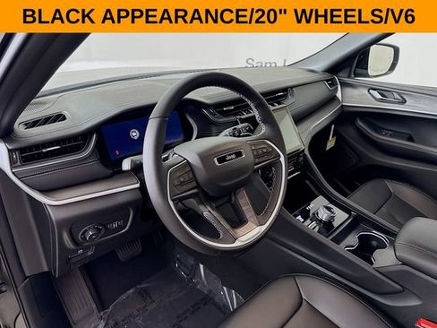 New 2025 Jeep Grand Cherokee L Limited w/ Black Appearance Package AWD/4WD image 9