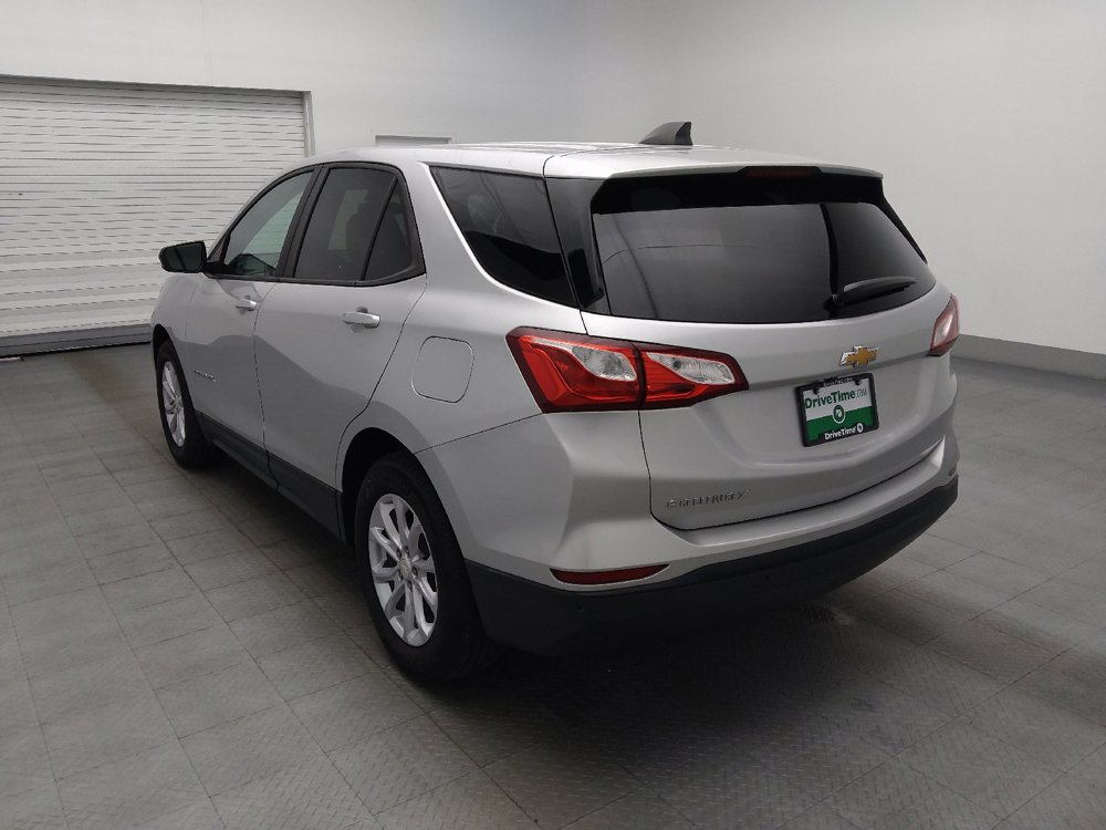 Used 2020 Chevrolet Equinox LS w/ LPO, Cargo Package FWD image 5