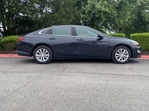 Used 2023 Chevrolet Malibu LT FWD image 2