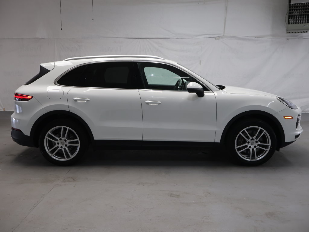 Used 2023 Porsche Cayenne w/ Assistance Package AWD/4WD image 8