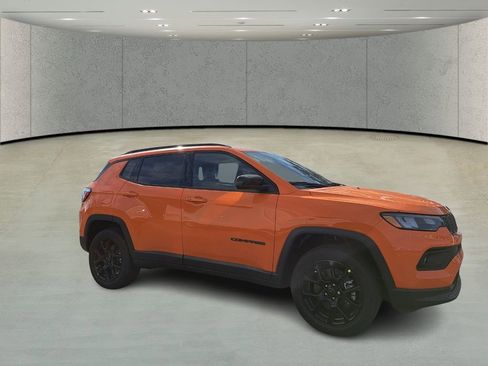 New 2026 Jeep Compass Latitude AWD/4WD image 3