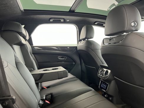 Certified 2022 Bentley Bentayga image 26