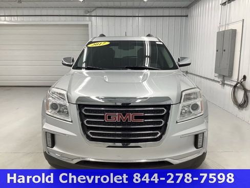 Used 2017 GMC Terrain SLT image 2