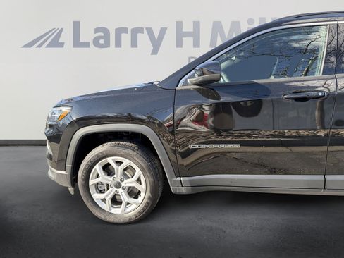 New 2025 Jeep Compass Latitude w/ Sun & Sound Group image 10