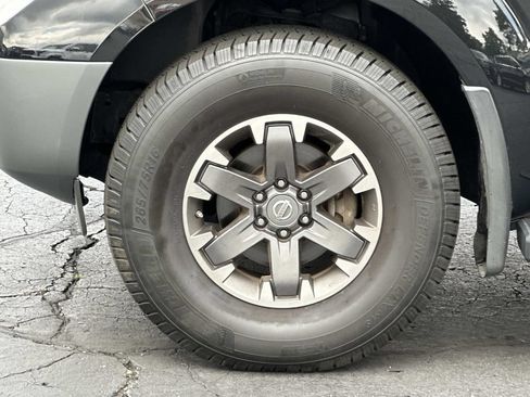 Used 2017 Nissan Frontier PRO-4X AWD/4WD image 9