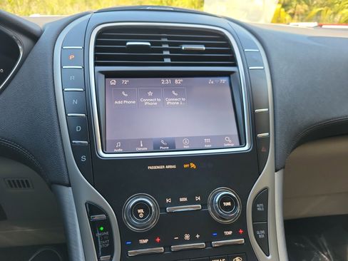 Used 2020 Lincoln Nautilus FWD w/ Equipment Group 101A image 24