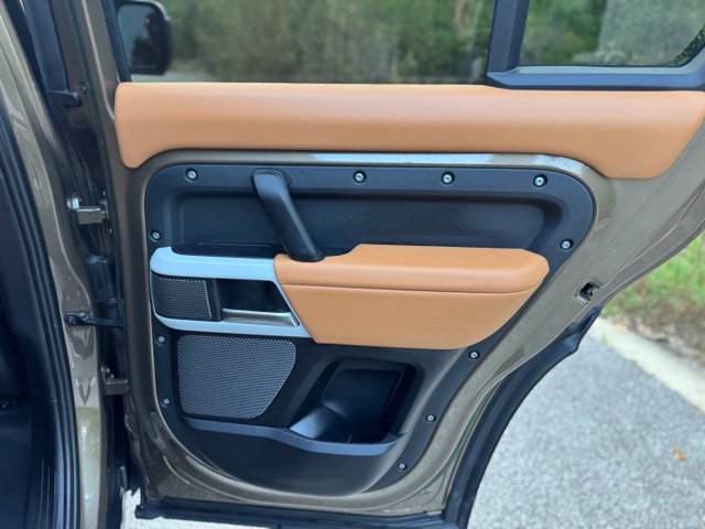 Used 2023 Land Rover Defender 110 S AWD/4WD image 15