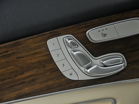 Used 2022 Mercedes-Benz GLC 300 4MATIC image 19