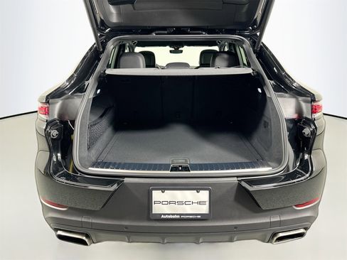 Certified 2025 Porsche Cayenne image 39