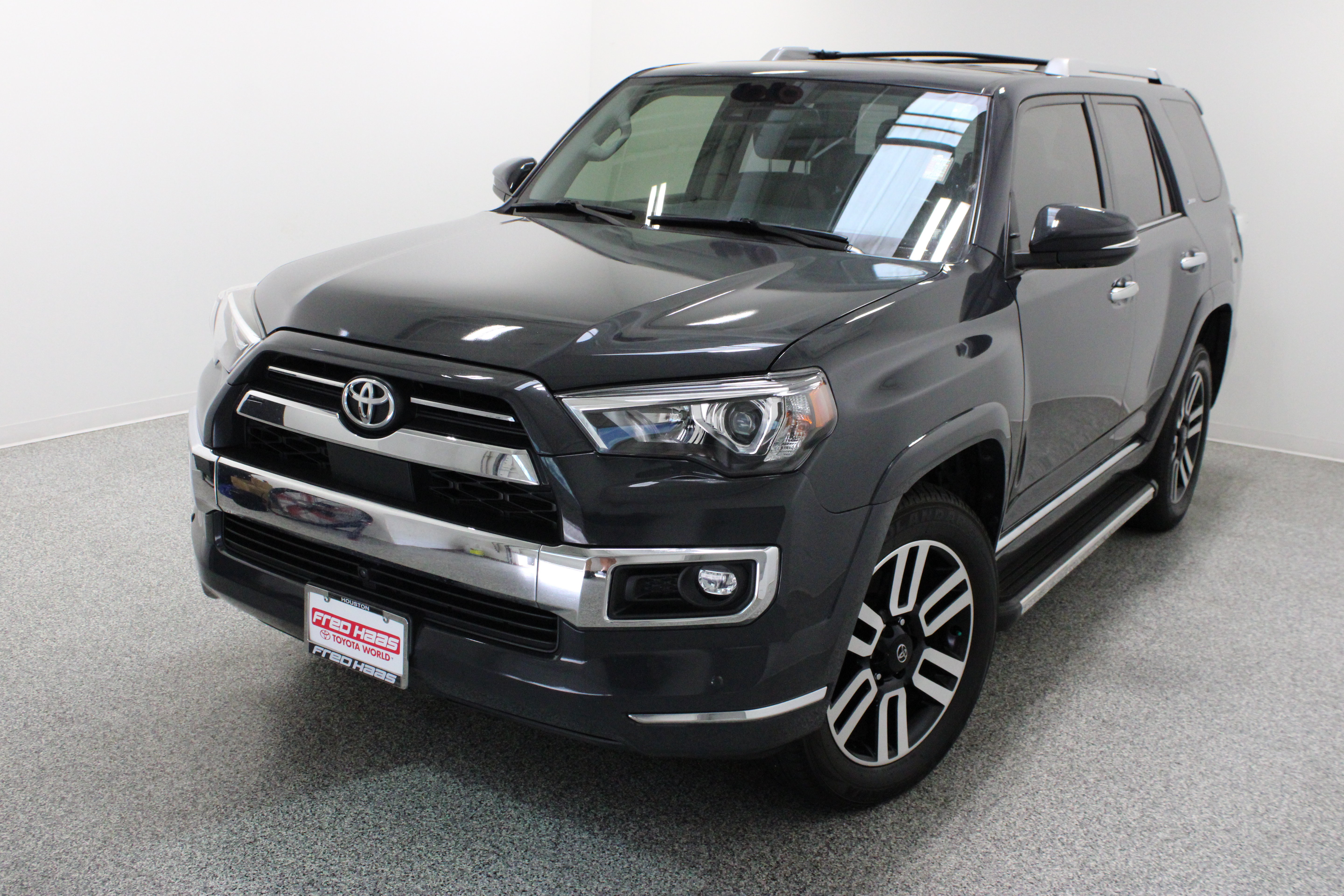 Used 2024 Toyota 4Runner Limited AWD/4WD image 2