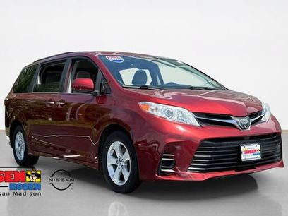 Used 2020 Toyota Sienna LE w/ LE Preferred Package